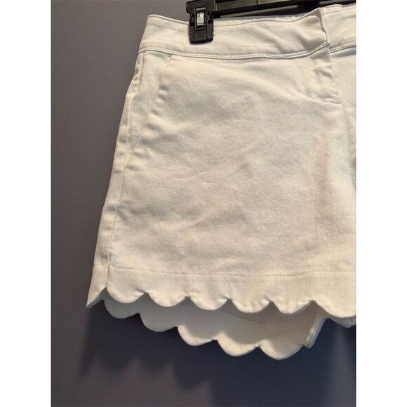 *3/$15 Isaac Mizrahi Women's White Scalloped Hem Chino Shorts Size 6 - Picture 2 of 11